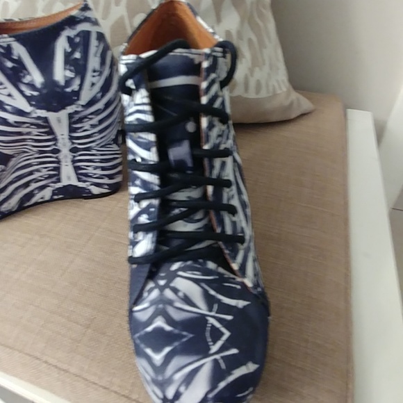 NWB Jeffery Campbell Bone Machine Damsel Booties - Picture 2 of 4